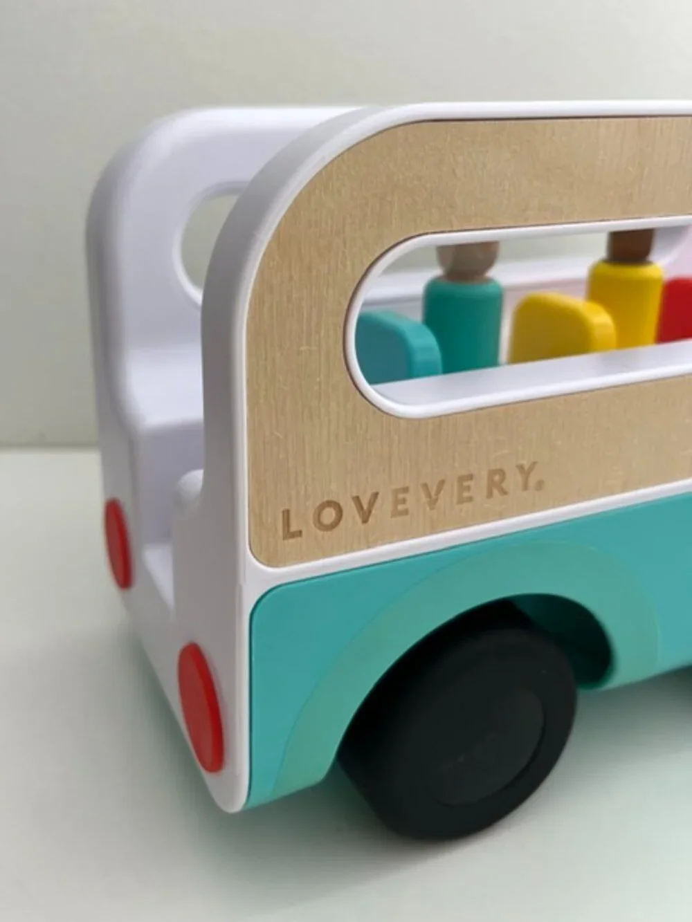 Lovevery Wheel Around Town Bus